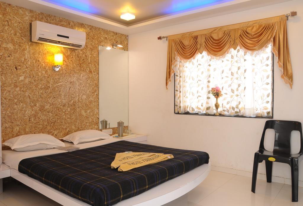 Hotel Vyankatesh & Pure Veg Restaurant Mahabaleshwar Phòng bức ảnh