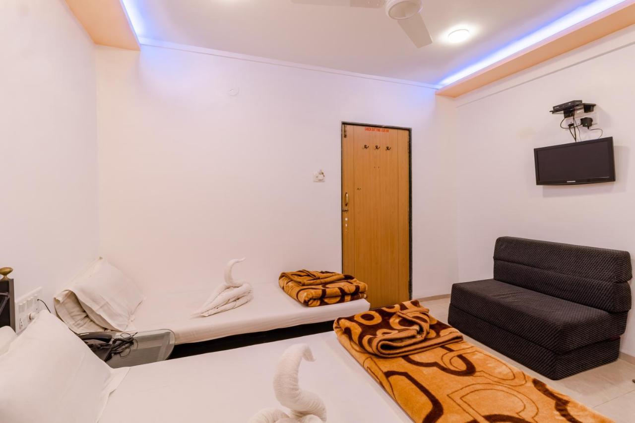 Hotel Vyankatesh & Pure Veg Restaurant Mahabaleshwar Ngoại thất bức ảnh