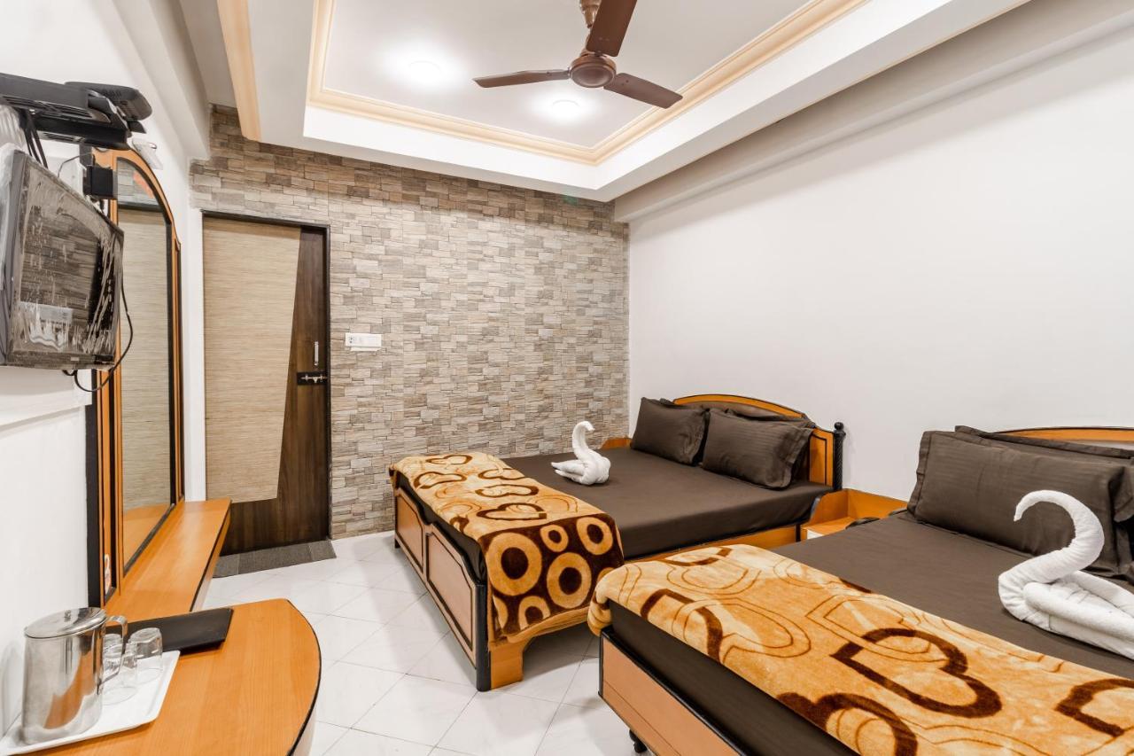 Hotel Vyankatesh & Pure Veg Restaurant Mahabaleshwar Ngoại thất bức ảnh