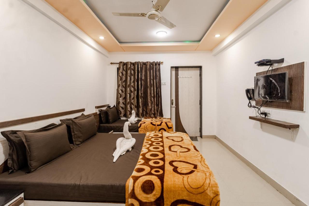 Hotel Vyankatesh & Pure Veg Restaurant Mahabaleshwar Ngoại thất bức ảnh