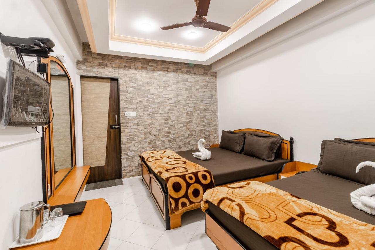 Hotel Vyankatesh & Pure Veg Restaurant Mahabaleshwar Ngoại thất bức ảnh