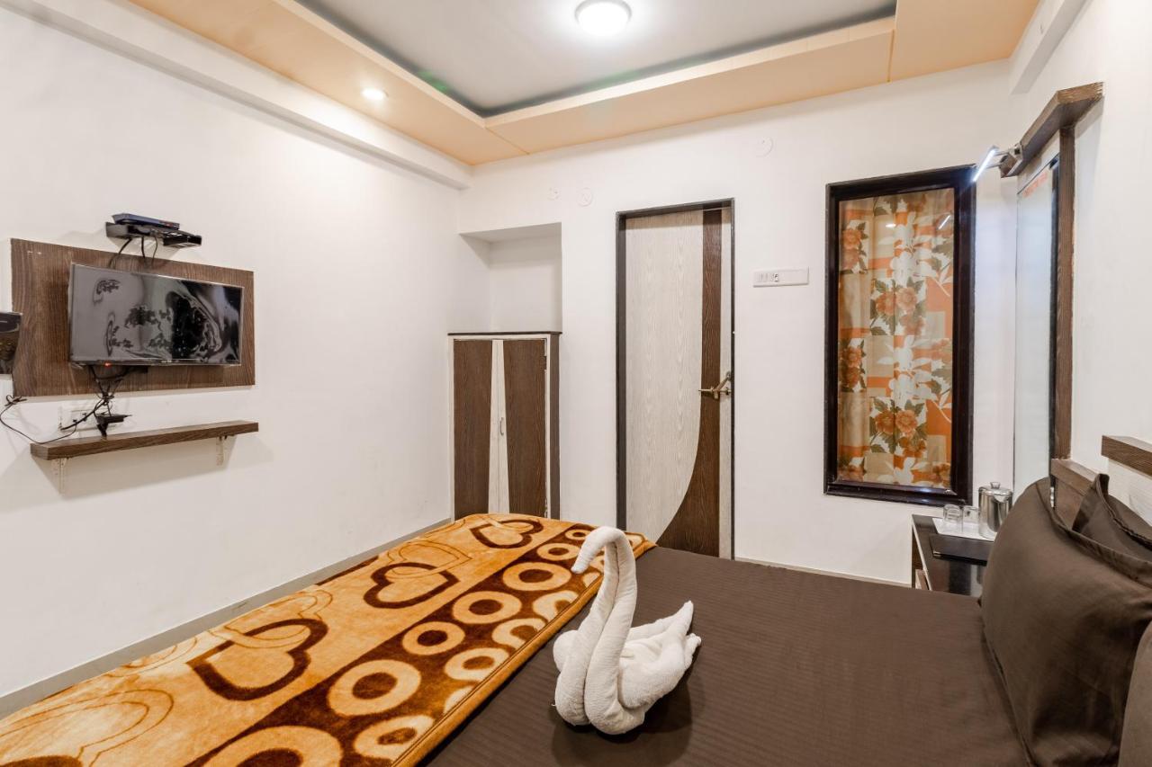 Hotel Vyankatesh & Pure Veg Restaurant Mahabaleshwar Ngoại thất bức ảnh