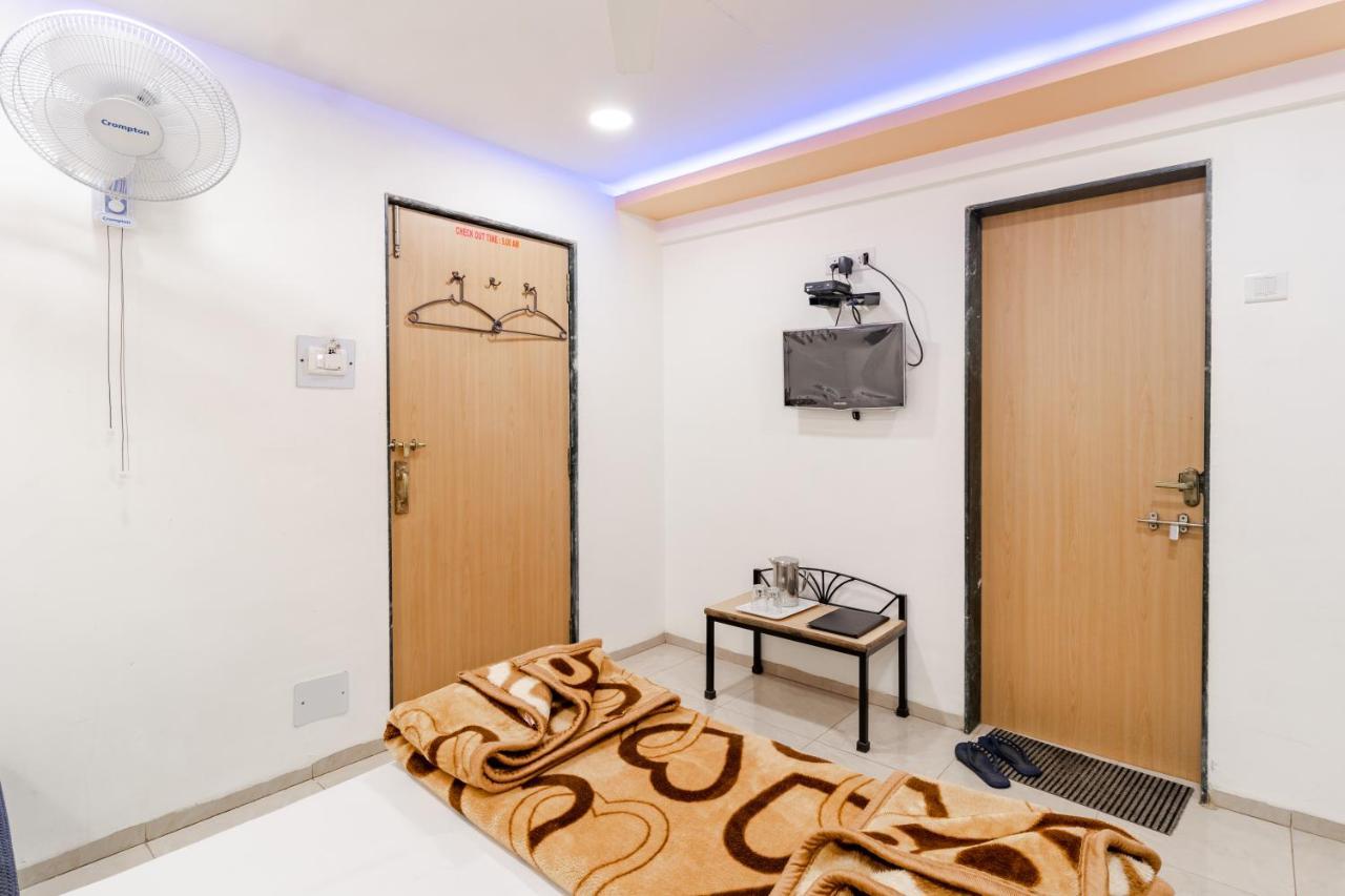 Hotel Vyankatesh & Pure Veg Restaurant Mahabaleshwar Ngoại thất bức ảnh