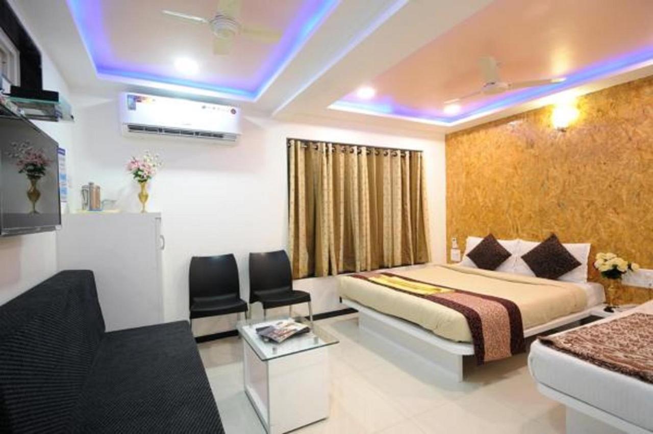 Hotel Vyankatesh & Pure Veg Restaurant Mahabaleshwar Ngoại thất bức ảnh
