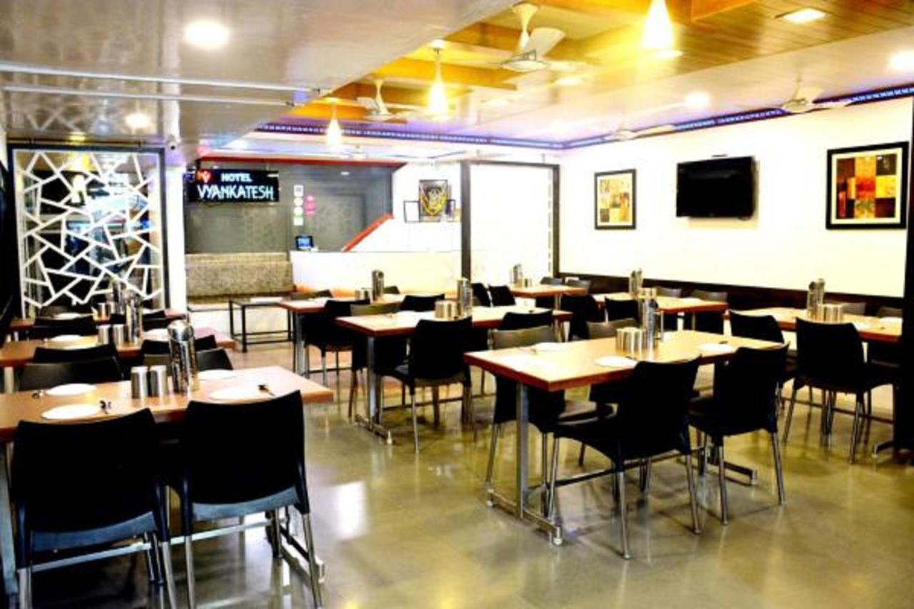 Hotel Vyankatesh & Pure Veg Restaurant Mahabaleshwar Ngoại thất bức ảnh